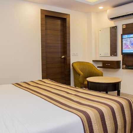 Hotel Pawan Plaza Near Sir Ganga Ram Hospital Delhi  Exterior foto
